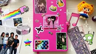 украшаю эмо скетчбук #RAWR 🎮💿👾