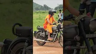 बागेश्वर धाम सरकार बुलेट चला चुके | Main Nikla Gaddi Leke #bageshwardhamsarkarlive #divyadarbarlive