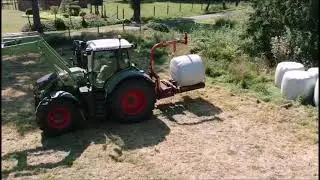 Heuballen in Folie einwickeln.