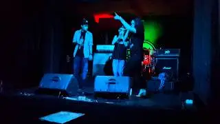 Rebeca Lane rapeando acapela