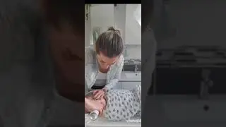 moucher le nez de b&eacute;b&eacute; avec le mouche b&eacute;b&eacute; prorhinel et le spray nasal