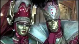 ► Le Carnaval de Venise (les personnages costum&eacute;s et masqu&eacute;s sur la place Saint-Marc)
