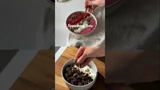 Strawberry Oats Vs Viral choc Scrambled Oats #food #foodie #foodbattle #pinterest #foodlover #oats