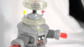 Trendmaster Lost in Space b9 Talking Robot