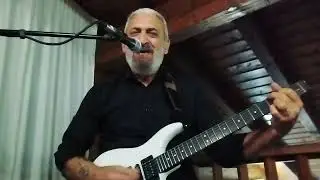 E M'innamorerai ( Gino Paoli ) simulazioni chitarra acustica ed elettrica ( line6 Helix Floor )