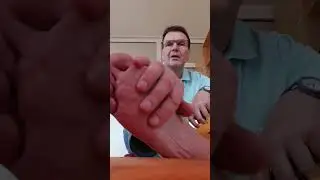 Daddies bare feet at work just out of his stinky shoes and socks. Deutsch und englisch. 