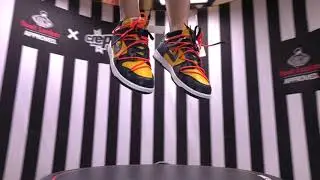 Nike Dunk Low&ldquo;Off-White - University Gold&rdquo; Footlocker 360 Jump Shot! #offwhite #sneakerhead