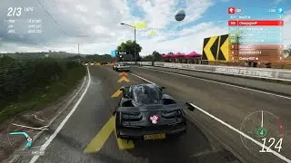 Cover Car Action in Forza Horizon 4