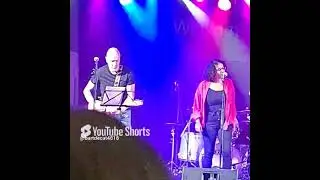 de White Cats op 10 jaar vrededaal in Kalfort