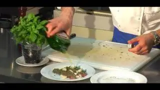 Filetto di coniglio macerato su insalata di mozzarella e pomodoro