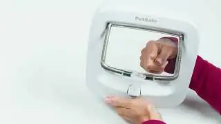 PetSafe&reg; Manual-Locking Cat Flap