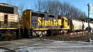 BNSF Mixed Freight with Ex-Santa Fe GP35u