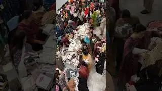 Sapphire sale Pakistan 😂 #trendingshorts #ytshorts #foryou #sapphire #sale #shopping
