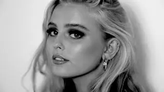 KATRINE REGNBUE LÆGGER MIN MAKEUP