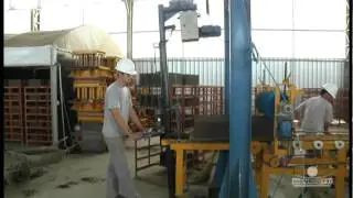 Manipulador Transpalete - Menegotti M&aacute;quinas e Equipamentos