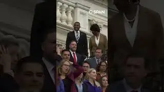 New Members of Congress pose for class photo