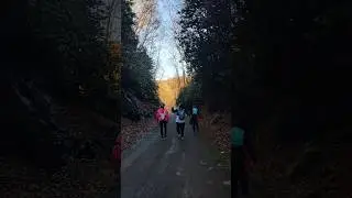 LADIES AND sMILES #weekendmiles #railtrail #keepmoving #walking #sundayfunday #friends #autumn