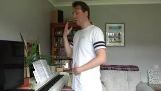 Italia Conti Petersfield - Singing with James Sutton - How to Breathe