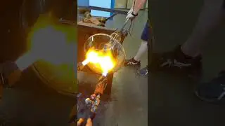 How to make a decanter? 🥰🍷@yeahsharvin #wineinspires #decanter #wine #glassart