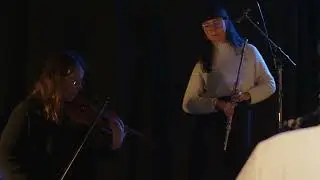Impro-ensemble led by Anne La Berge | UNM Reykjav&iacute;k 2022