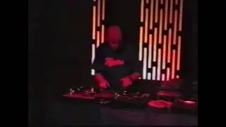 DJ DYNAMIKE - Showcase in TABLIZED Vid&eacute;o (2002)