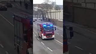 HLF der BF Augsburg auf Alarmfahrt! #blaulicht #einsatz #feuerwehr #firefighter #bf #augsburg#bayern
