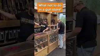 Не делайте этого в оружейном магазине! #огнестрельноеоружие #пистолет