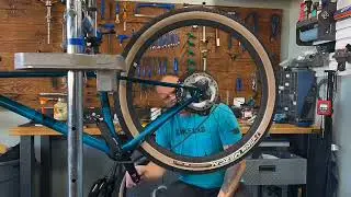 Specialized Chisel LTD Water Custom Build Time Lapse &mdash; The Bike Lapse
