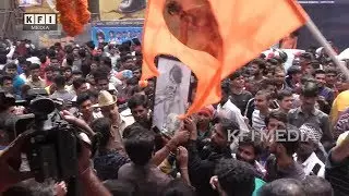 Sudeep's Pailwan Movie Craze at Santhosh Theatre  | Abhinaya Chakravarthy Kiccha Sudeep