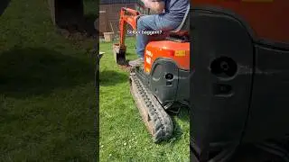 Mit dem Minibagger kannst du selbst baggern 💪🏻 #minibagger #tiefbau #baggerarbeiten #gartenbau