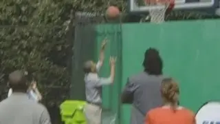 President Barack Obama's basketball fail