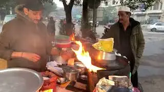 Desi Cheapest Saag Paratha In Lahore | Billa Saag Paratha