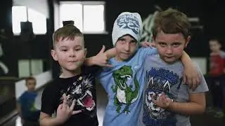 Где научиться танцевать Break-Dance ребёнку 5 лет в Томске? Детские группы в SKILLZ SCHOOL