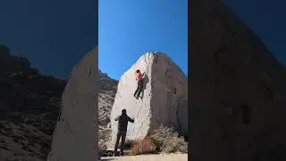 Jedi Mind Tricks (V4) - Bishop Bouldering #bouldering #rockclimbing #climbing