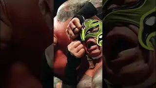 Randy Orton rips off Rey Mysterio&rsquo;s mask #Short