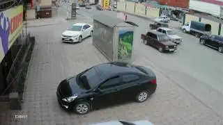 Polyvision PN-A4-B3.6 v.2.1.3 (4Mpx) День Авто Люди