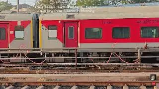 Train 12404 LGH Bikaner  Prayagraj Exp and Train 12457 Delhi Bikaner  SF Exp arriving on Bikaner