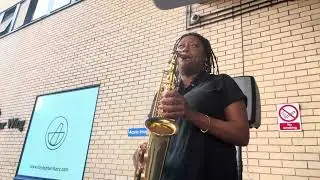 LONDON BUSKING: Chronnix&rsquo;s &ldquo;Skanking Sweet&rdquo;