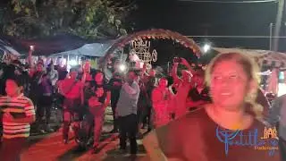 Quema de un mega gigante en la Fiesta Patronal de #Taxtitla_2024 amenizando con #Banda_Girasoles 🌻🌻💞