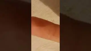 показываю брату фак, брат