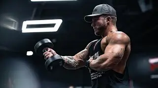 Muscle Beach Shock: Grandpa Anatoly's Insane Lifting Power| GYM PRANK 