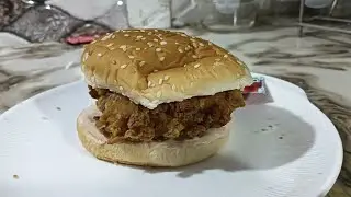 Zinger burger KFC style crispy chicken burger recipe easy to make 😋 subscribe my Channel 😀