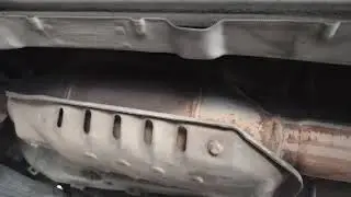 Que el carro se escucha va como desvielado y resultó el catalizador  ,su piedra suelta