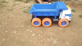 bermain mubilan muat pasir