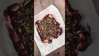 Deliciously Easy CHOCOLATE Strawberry Bark Recipe!