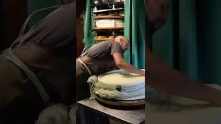 En IMMERSION dans un alpage durant la FABRICATION du fromage L'ETIVAZ AOP !