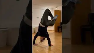 #bboying #dance #battle #breakdance #breaking #dancer #hiphop #powermoves #bboy #footwork #groove