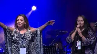 Theme Night #16 - Don't Stop Thinking About Tomorrow (Sandie Ellis & Sandy Kelly)