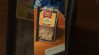 Deli Express Oven Roasted Turkey and Cheese Sandwich Review!