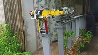 Lego girder launcher for building a flyover